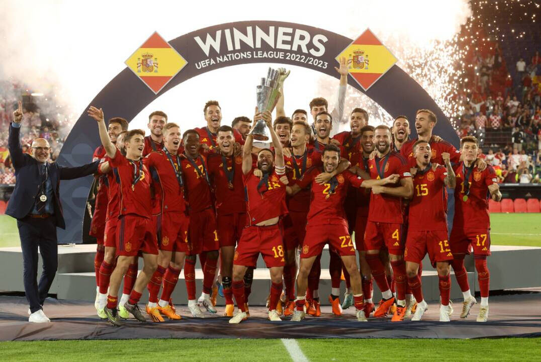 Los jugadores de la selección española celebrando el triunfo en la Nations League. 