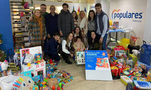 El PP ayuda a los Reyes Magos repartiendo 1.500 juguetes a entidades sociales