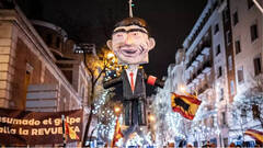 El PSOE sigue usando la piñata de Sánchez en Ferraz: la Fiscalía toma partido