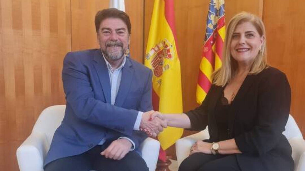 Luis Barcala, alcalde de Alicante y Carmen Robledillo, concejal de Vox
