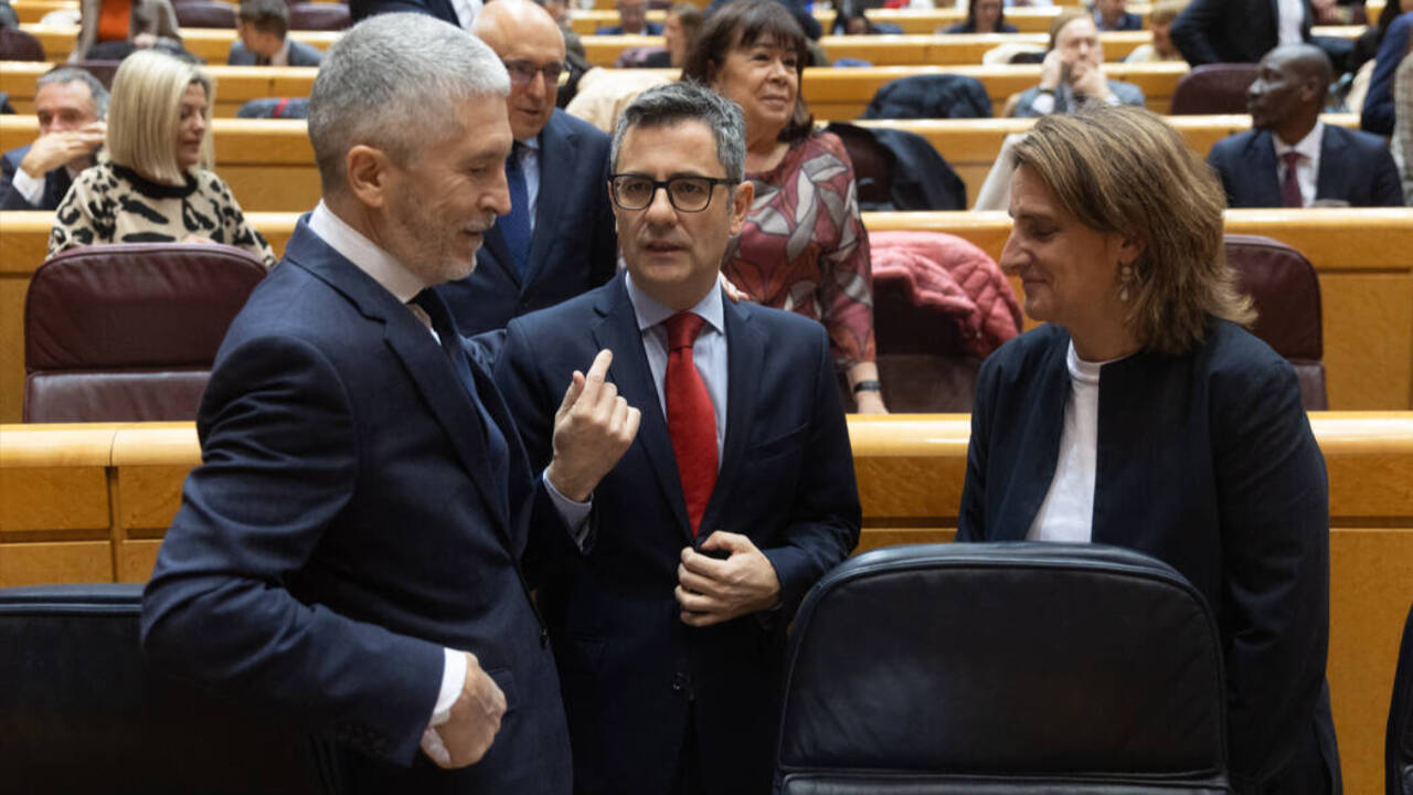 Los ministros Grande Marlaska, Félix Bolaños y Teresa Ribera asisten al pleno del Congreso celebrado de manera excepcional en el Senado