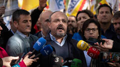 El líder del PP catalán desmonta el discurso de Junts sobre la fuga de empresas de Cataluña