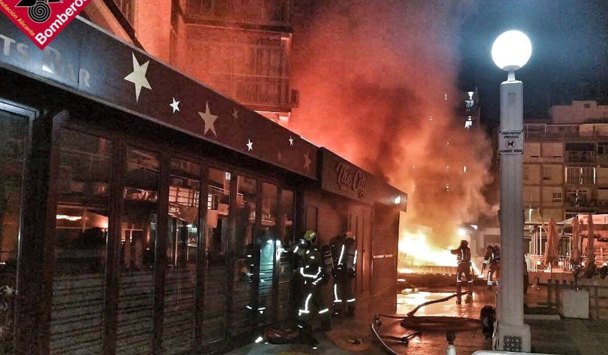 El restaurante incendiado en Benidorm.