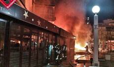 Infierno en Benidorm: Las llamas de un virulento incendio devoran un conocido restaurante