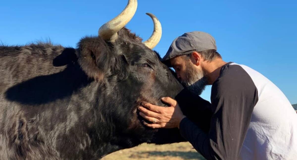 Patricio junto a Alberto Terrer, co-fundador de Santuario Compasión Animal