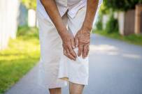 El dolor en las piernas al caminar podría ser un síntoma de la enfermedad arterial periférica