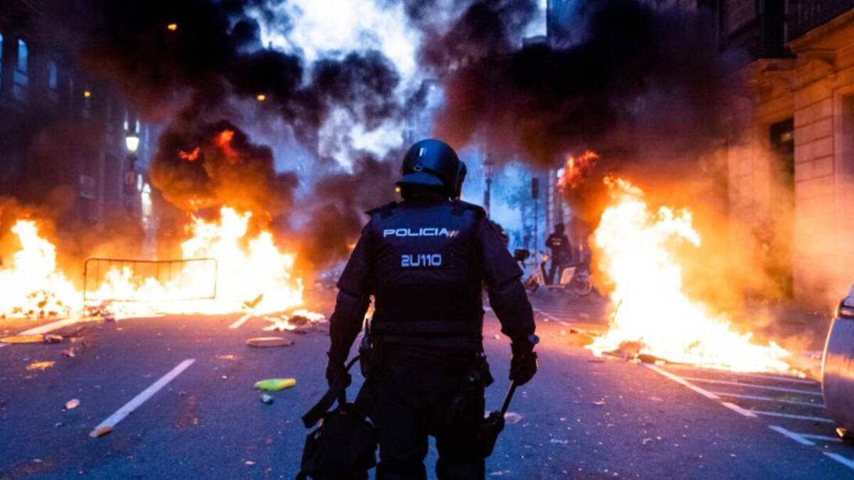 Policía en los disturbios del procés