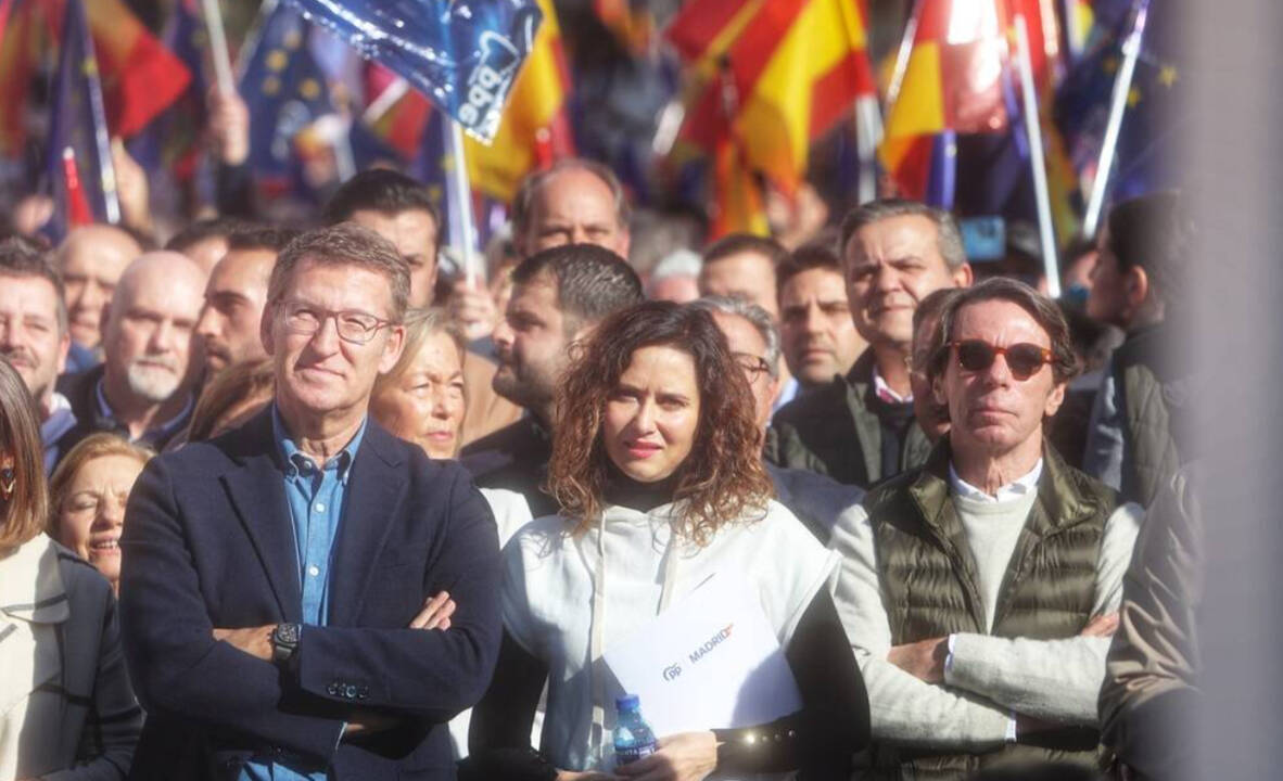 Imagen de la concentración del PP. Se ven en la imagen a Feijó, Ayuso y Aznar.