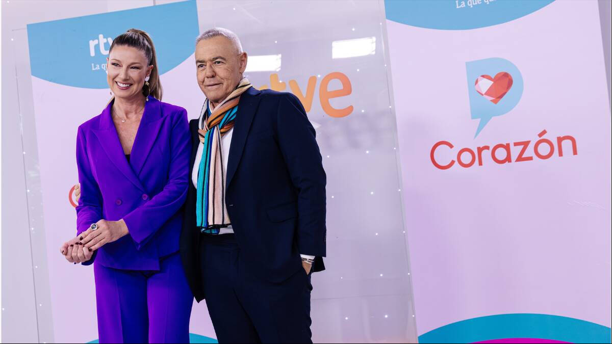 Anne Igartiburu y Jordi González durante la presentación de 'D Corazón', en TVE.