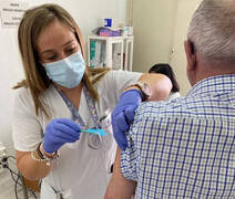 El hospital de Elche suministra 7.000 vacunas de gripe y Covid en enero