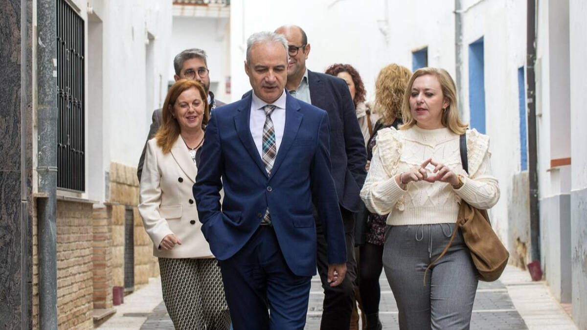 Miembros de la Diputación de Valencia visitando Utiel