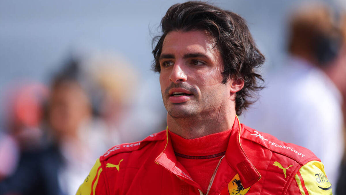 Carlos Sainz estará en 2024 en Ferrari y luego deberá buscarse un nuevo volante