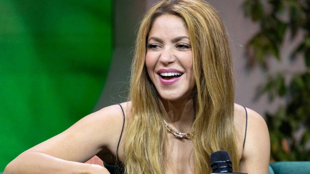 Shakira está disfrutando de lo lindo de su soltería.