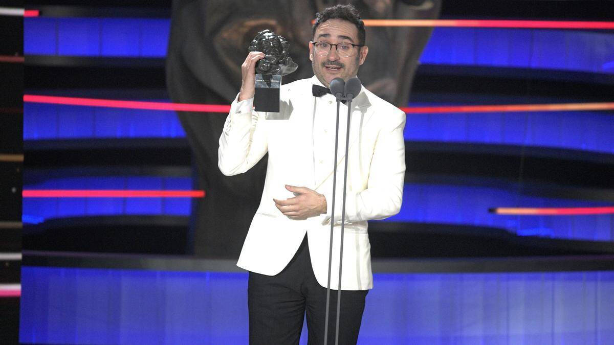 Juan Antonio Bayona recibe 12 galardones en los Premios Goya 2024