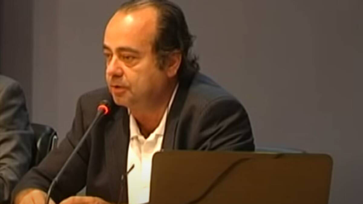 Fernando Ferrando, durante una conferencia.
