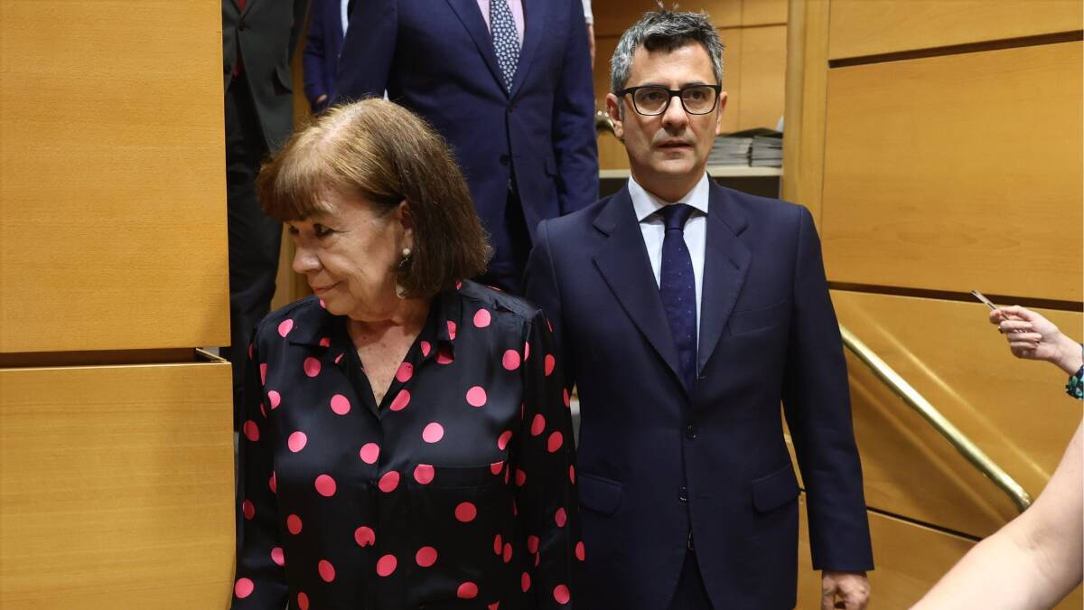 La presidenta del PSOE, Cristina Narbona y el ministro de la Presidencia, Relaciones con las Cortes y Memoria Democrática, Félix Bolaños.