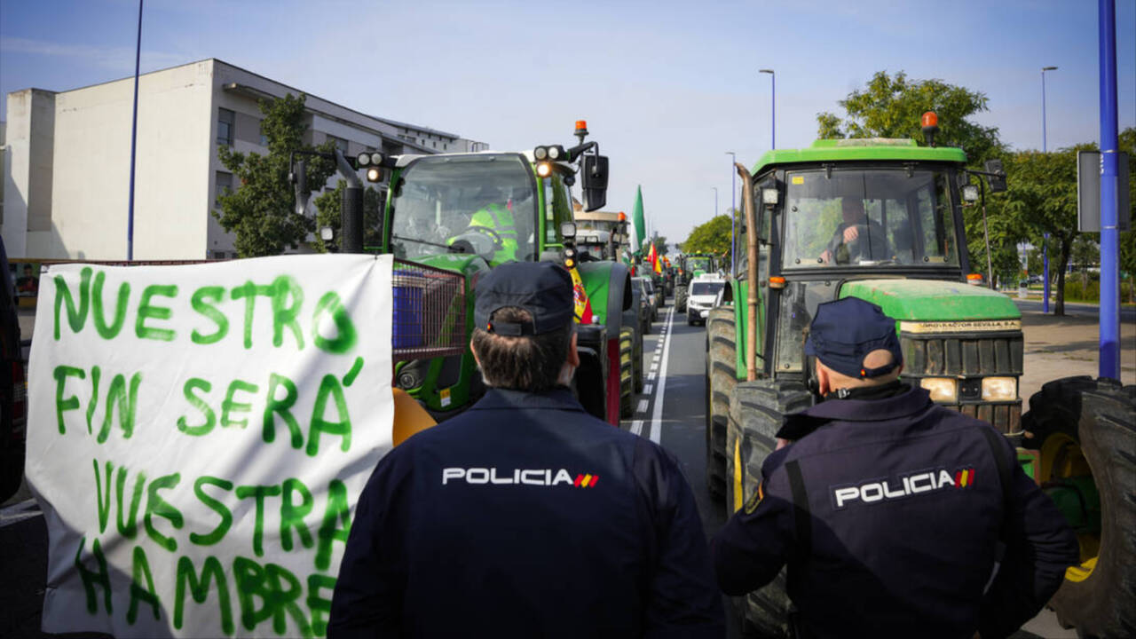 Protesta de los agricultores en Sevilla.