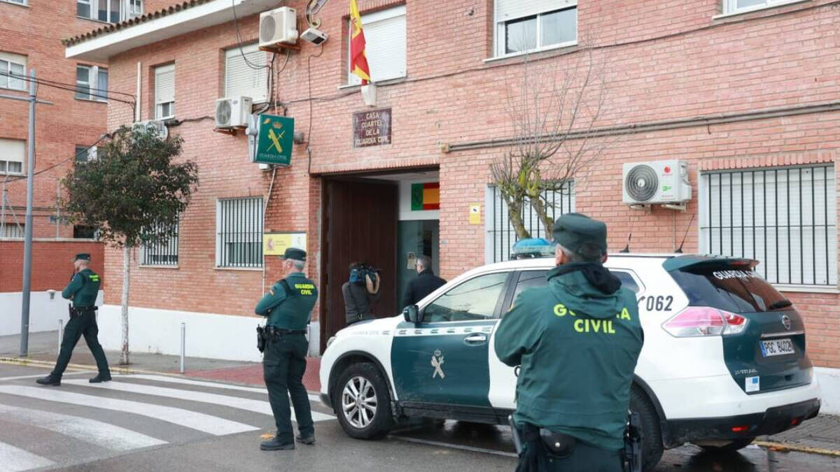 Imagen exterior de la Comandancia de la Guardia Civil en Barbate (Cádiz)