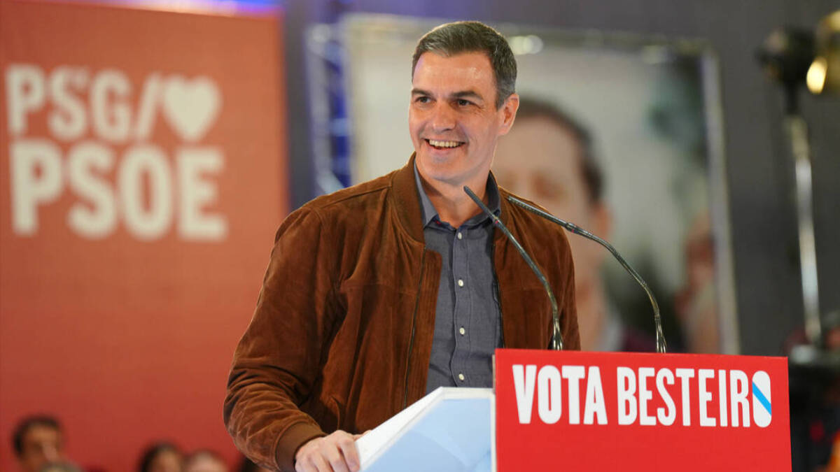 El secretario general del PSOE y presidente del Gobierno, Pedro Sánchez, interviene durante el cierre de la campaña electoral del PSdeG-PSOE