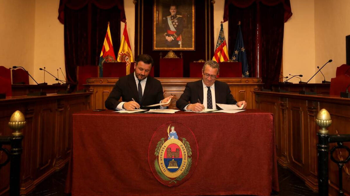 Momento de la firma, Pablo Ruz y Toni Pérez