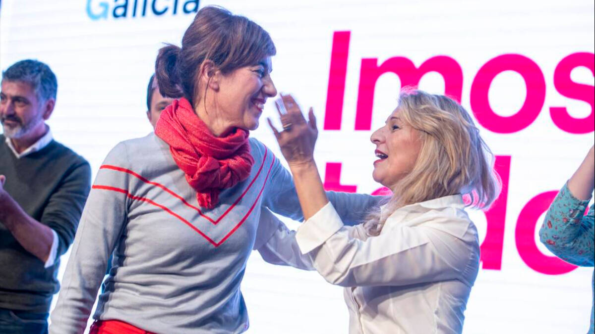 Marta Lois y Yolanda Díaz durante uno de los actos de campaña de Sumar para las recientes elecciones en Galicia.