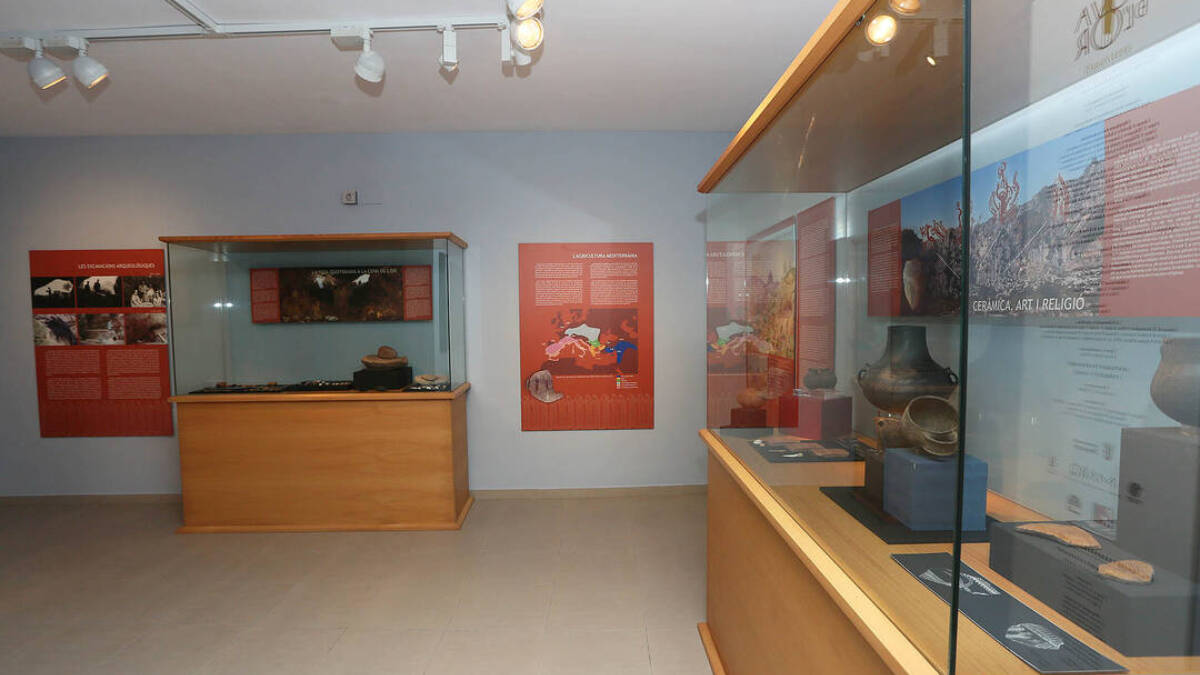 Imagen de archivo: Centro de Interpretación de la Cova de L’Or en Beniarrés