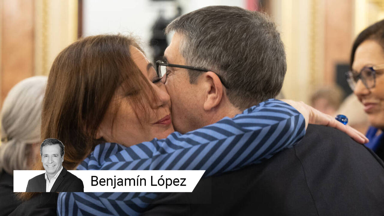Armengol abraza a Patxi López después de dar explicaciones sobre el caso Koldo
