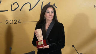 Cristina López, ganadora del Premio Azorín 2024 con 'La tierra bajo tus pies'