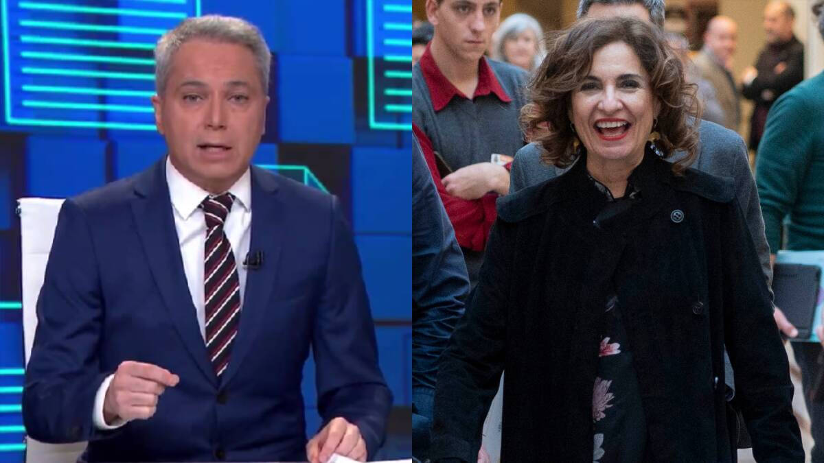 El presentador de los informativos de Antena 3, Vicente Vallés, y la ministra de Hacienda y vicepresidenta primera del Gobierno, María Jesús Montero.