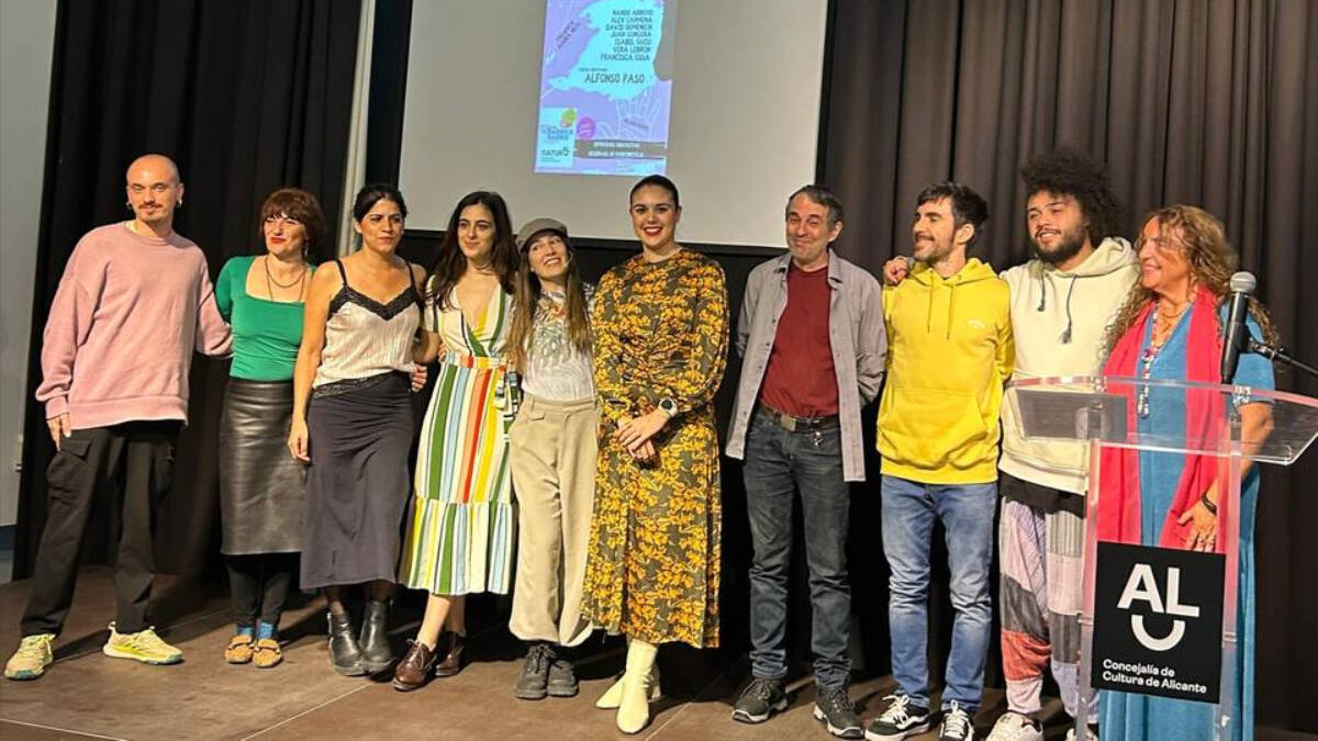 Exhibición de la cuarta edición del certamen de poesía con siete finalistas y un artista invitado