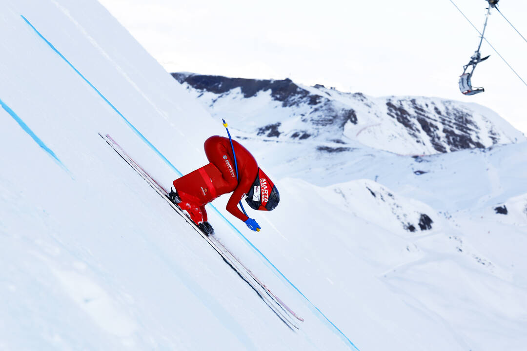 Marta Visa gana el Récord de España esquiando