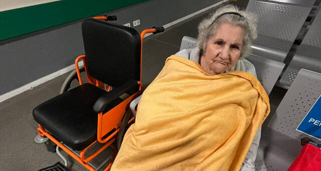 Un diputado de Más Madrid usa a su madre de 94 años para atacar y le sale mal