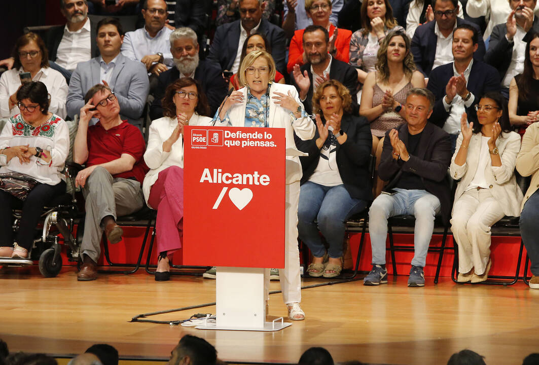 La candidata del PSOE a la Alcaldía de Alicante, Ana Barceló, interviene durante un acto de precampaña del PSOE, en el Paraninfo de la Universidad de Alicante, a 5 de mayo de 2023