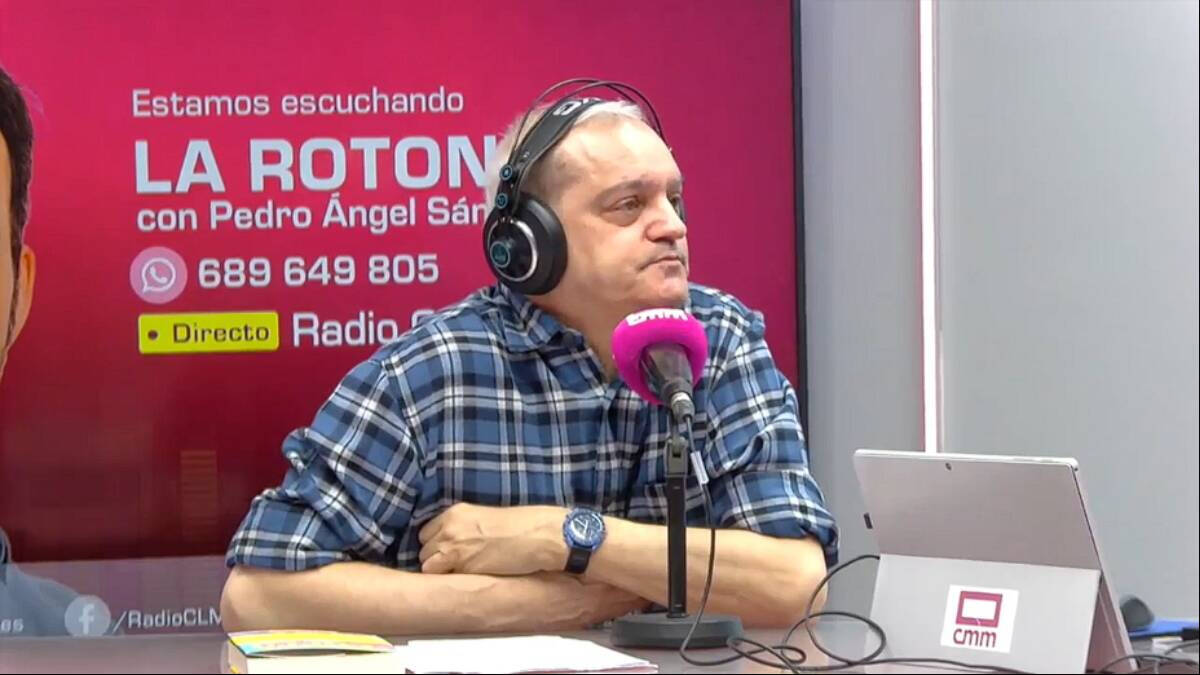 Ramón García, presentador de 'En compñaía', durante su entrevista en CMM Radio en la que se ha emocionado recordando a sus padres.