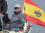 El rey emérito regresa de nuevo a España y se deja ver paseando por Sanxenxo