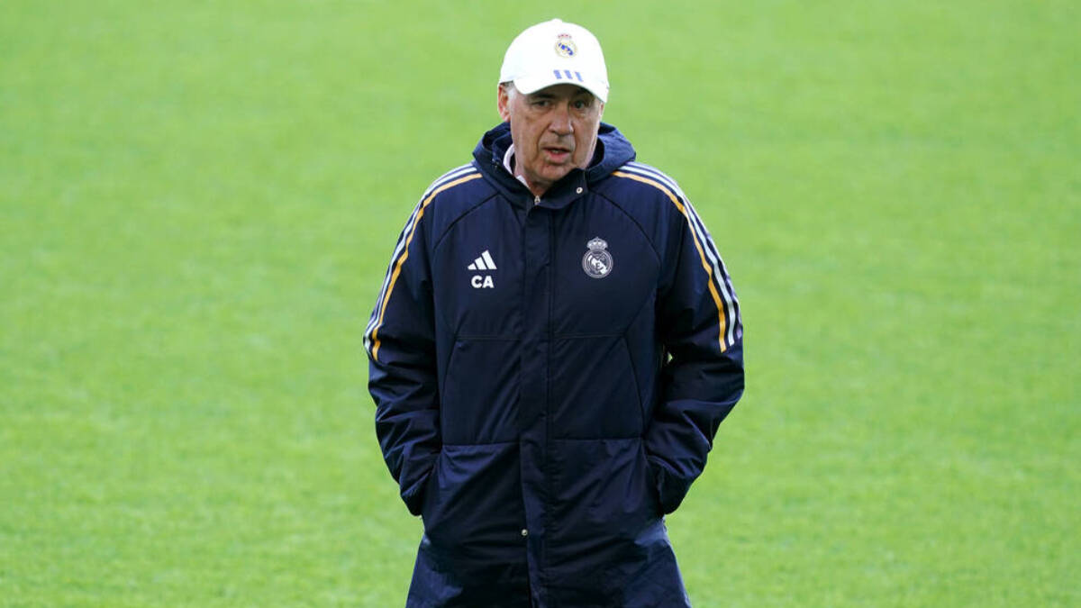 Carlo Ancelotti, durante un entrenamiento del Real Madrid.
