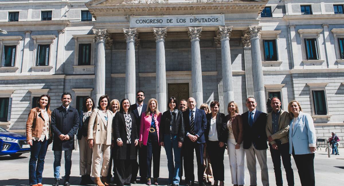 Encuentro de Diana Morant con los diputados y senadores valencianos del PSPV